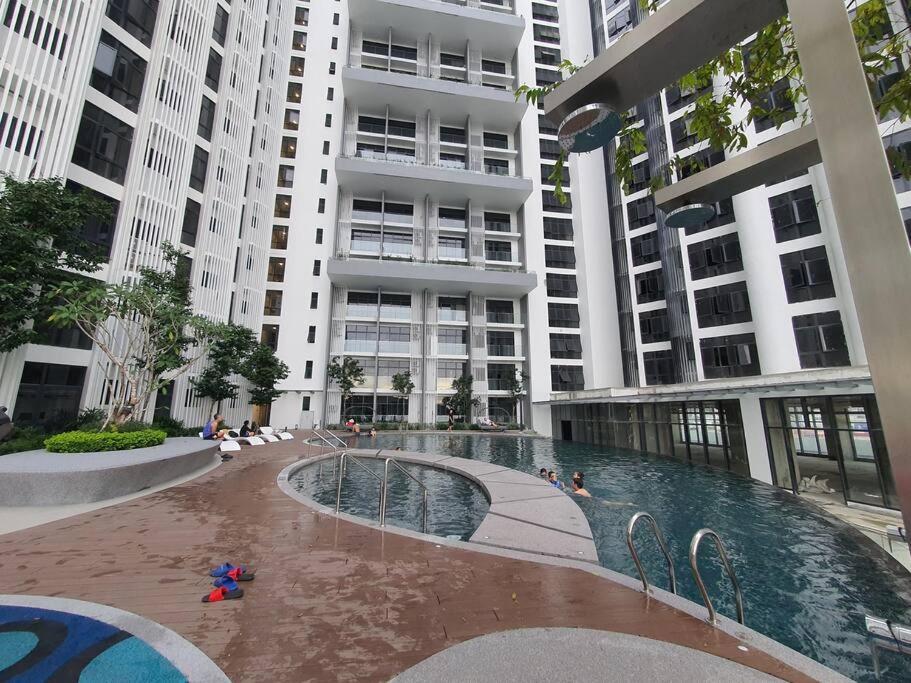 Kota Kinabalu City The Shore - Lucky 7 Homestay Exteriör bild