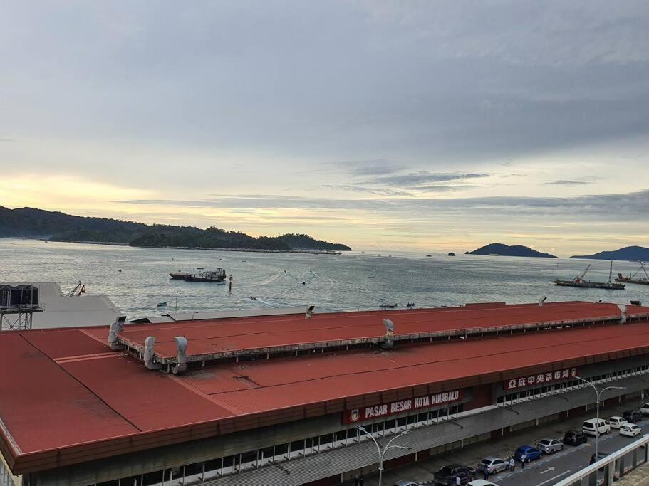 Kota Kinabalu City The Shore - Lucky 7 Homestay Exteriör bild